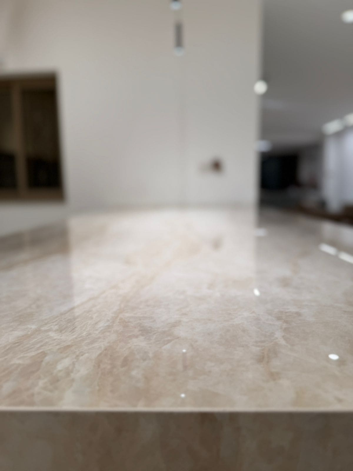 Designer kosher Mehadrin kitchen with Dekton marble-aesthetic worktops